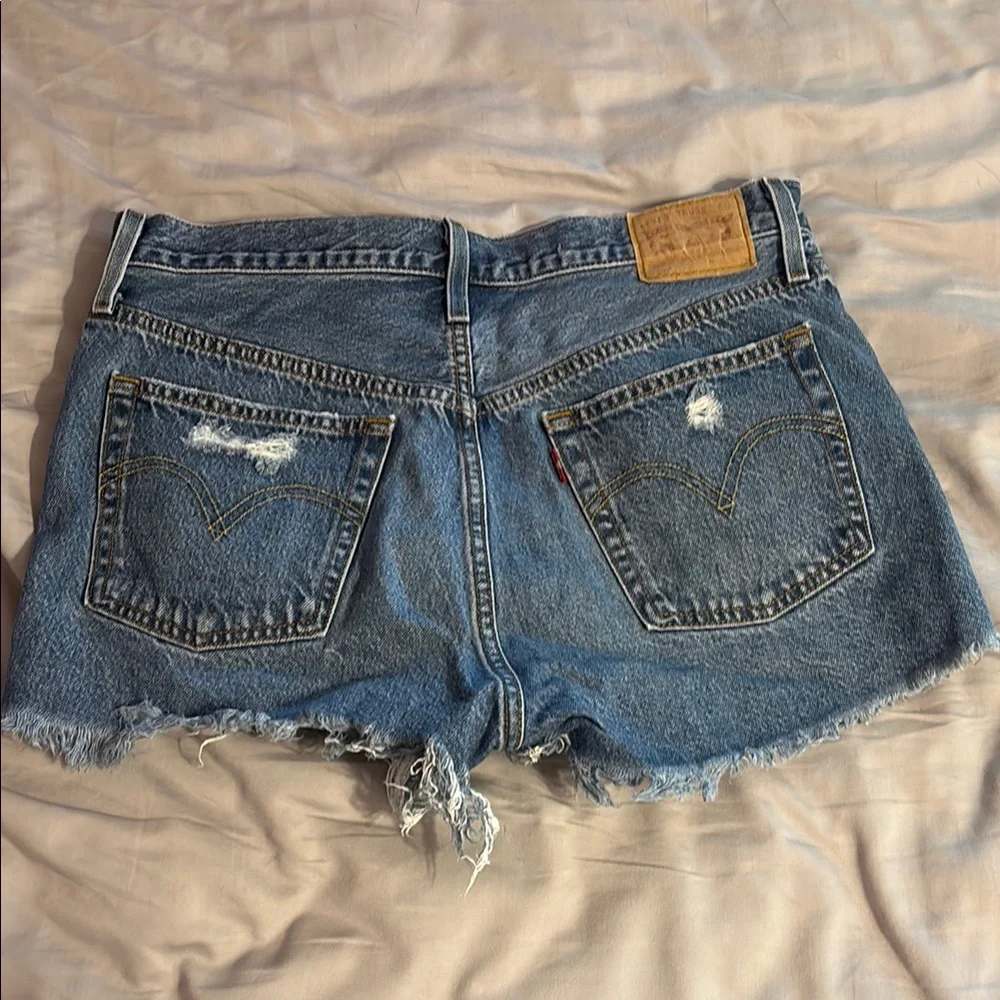 Distressed Levi Denim Women Shorts - Picture 2 of 5